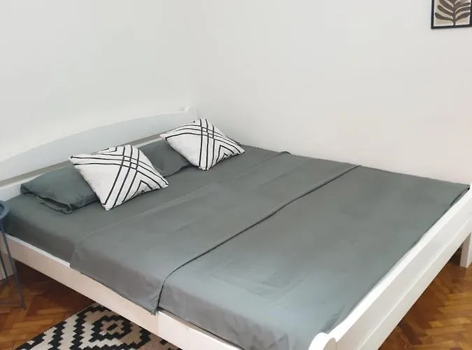 Park Jagodina-studio U Centru Grada Free Parking